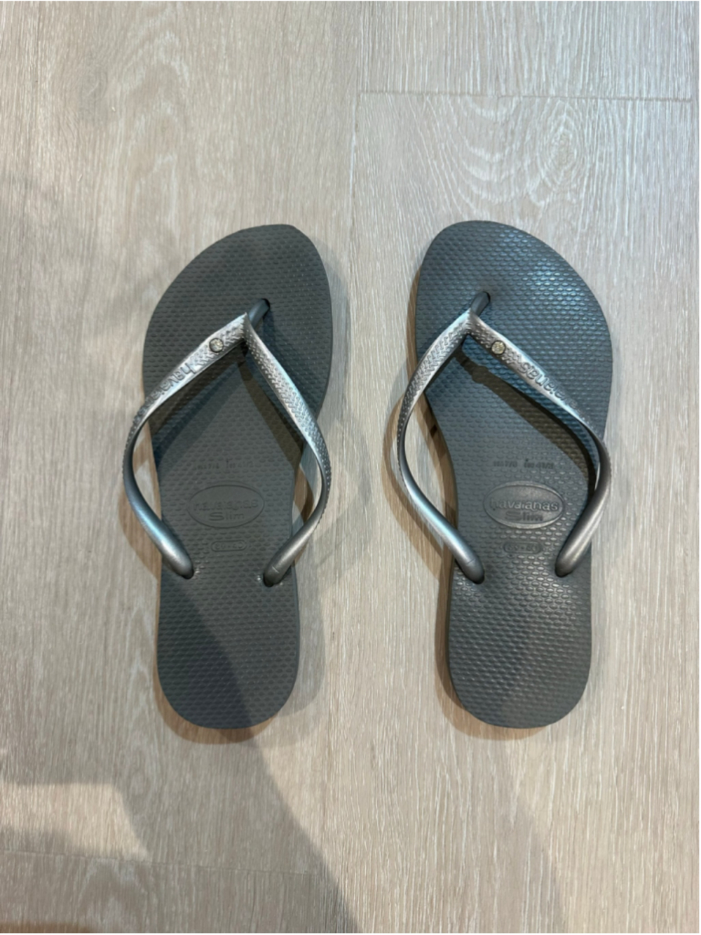 Women's Havaianas Slim Flip Flop Sandals Grey Silver Size 7
